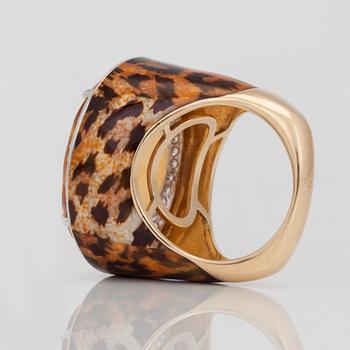 A citrine, brilliant-cut diamond and laquer ring. The laquer in leopard pattern. Total gem-weight diamonds circa 0.42ct.