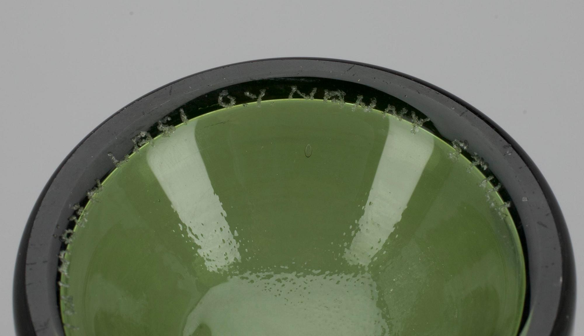 FLASKA, glas, signerad Nanny Still, Riihimäen Lasi Oy. Formgiven 1959.