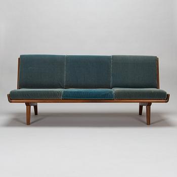 Carl Gustaf Hiort af Ornäs, a mid-20th century 'Studio' sofa for Puunveisto Oy - Träsnideri Ab.