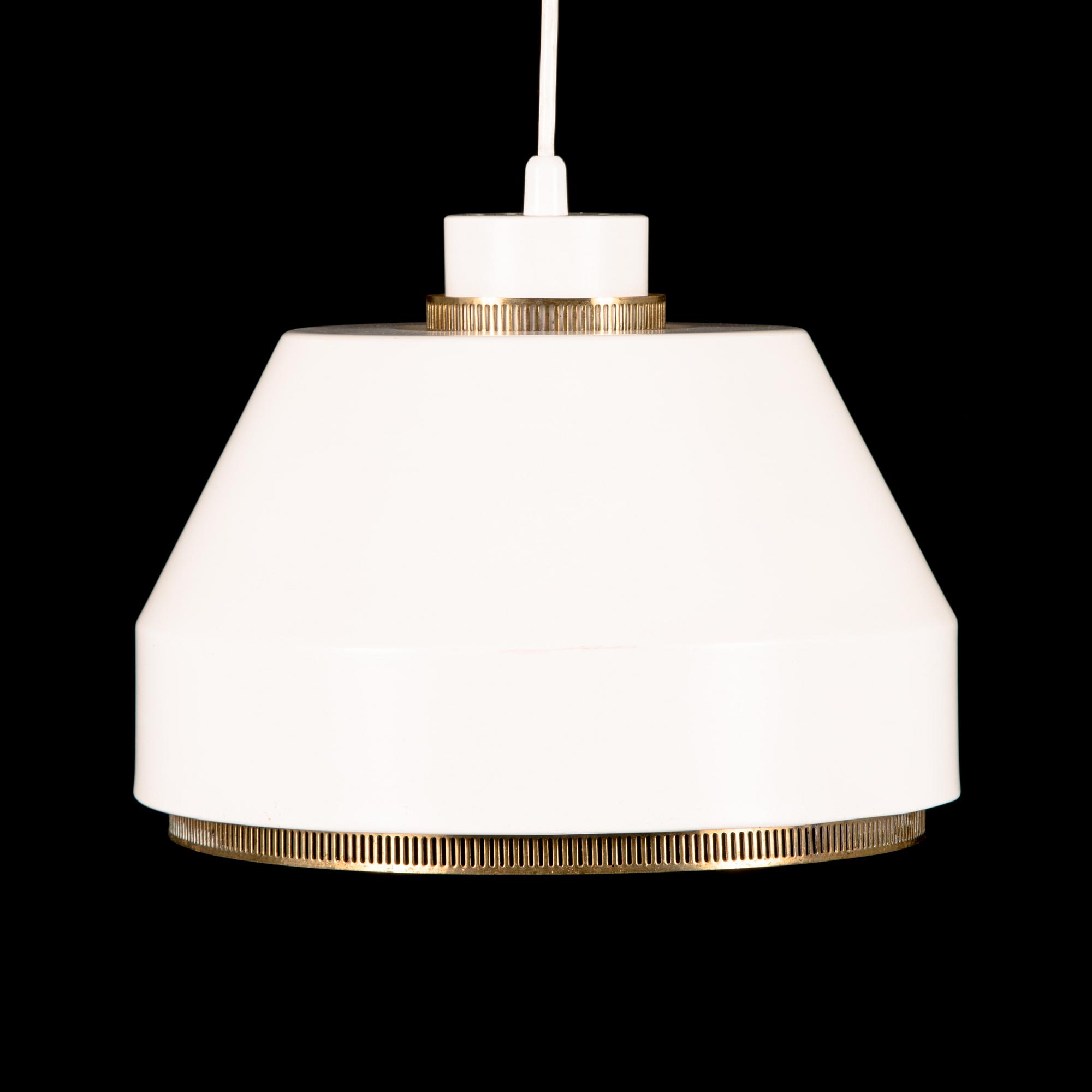 Aino Aalto, taklampa, modell AMA 500, Valaistustyö.