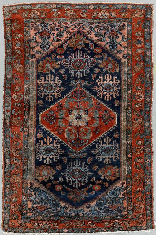 MATTA, Antik Hamadan. Ca 210x136 cm.
