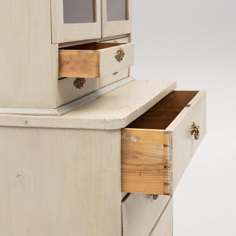 Display cabinet, 19th century.