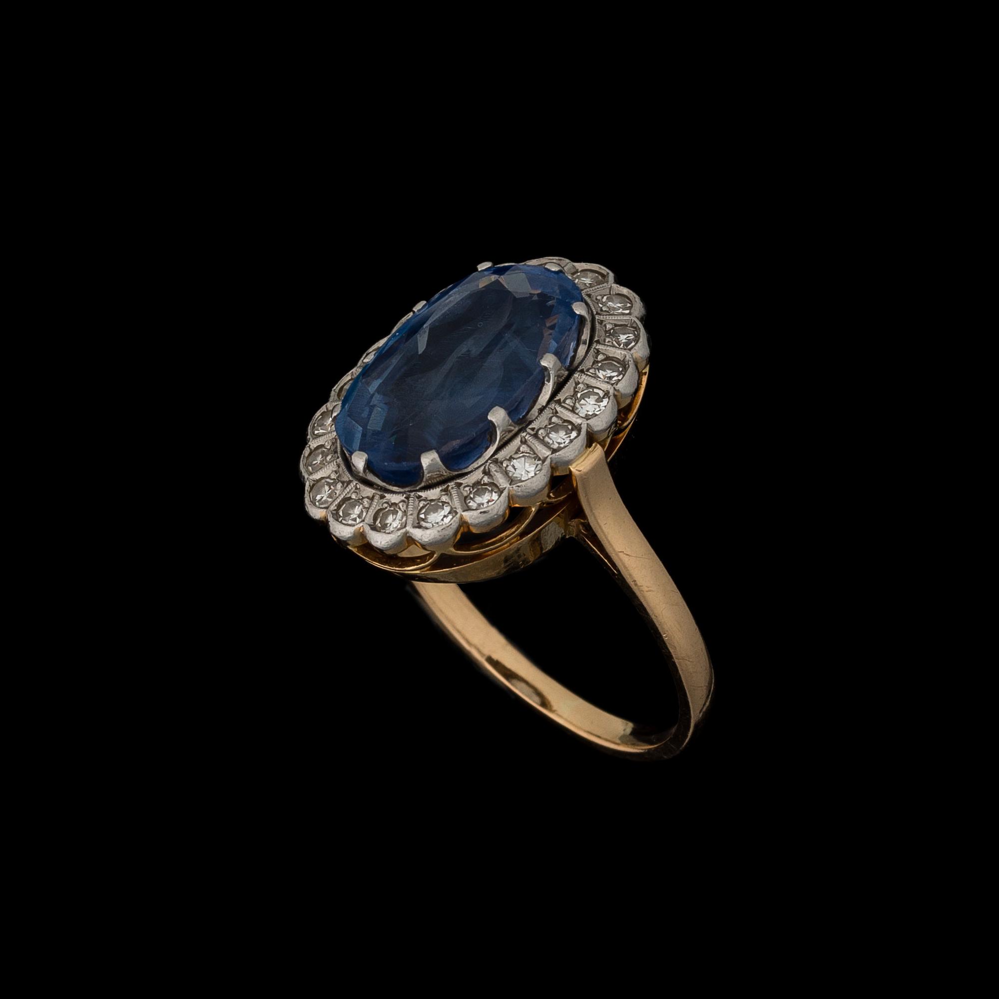 SORMUS, viistehiottu safiiri, 8/8-hiotut timantit, 18K kultaa. Westerback, Hleisnki 1977.Westerback.