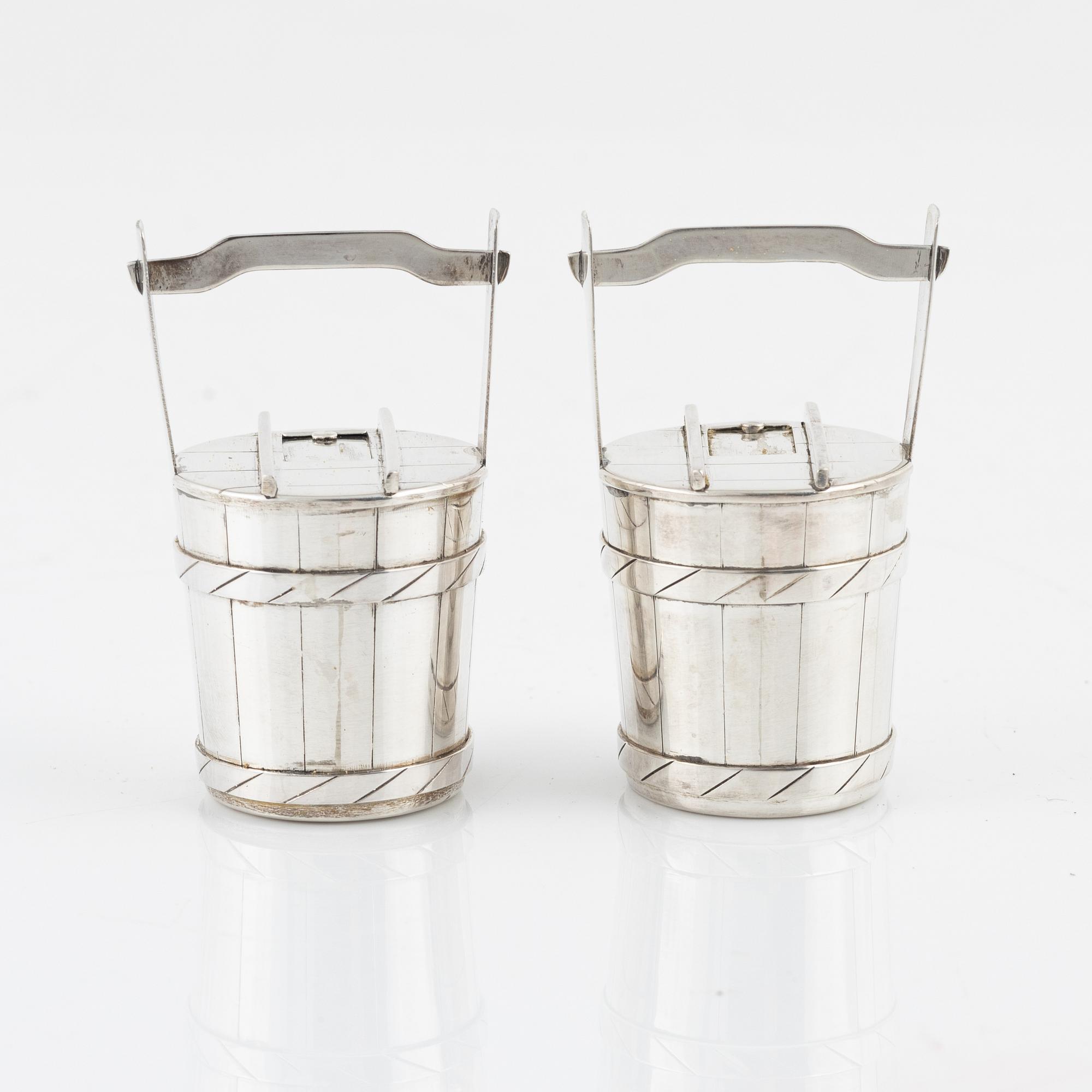 Salt- och pepparkar, ett par, sterlingsilver, Japan, 1900-talets andra hälft.