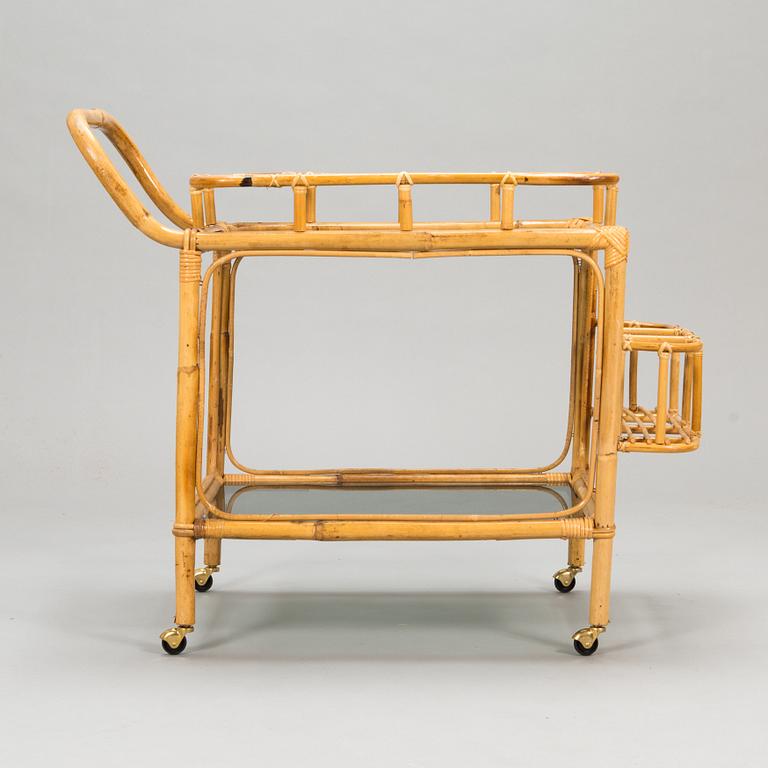 A  tea trolley, latter half of 20th century.