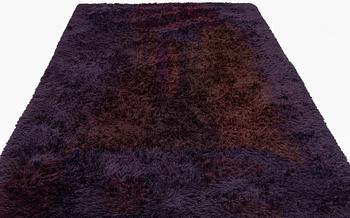 Timo Sarpaneva, a carpet, knotted pile, ca 402 x 205 cm, Villayhtymä Oy - Uniwool Ltd.