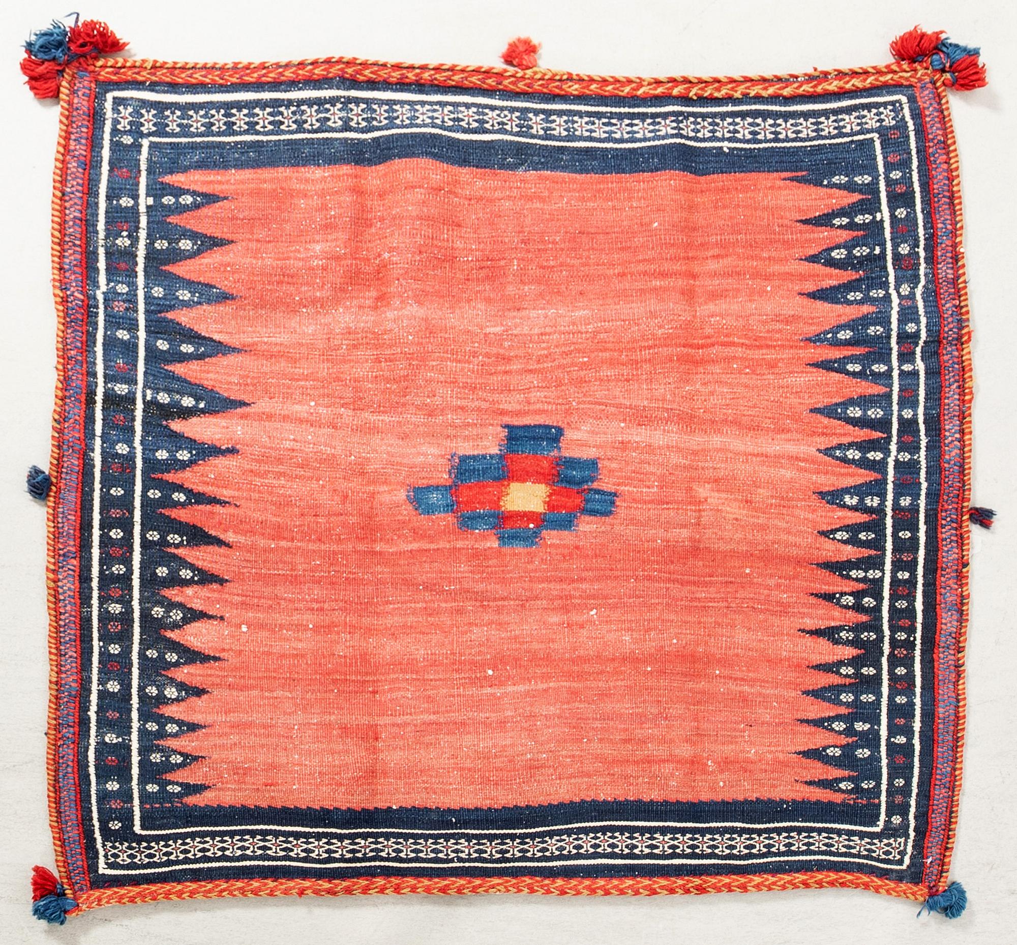 Matta Sirjan sofreh semiantik ca 107x117 cm.