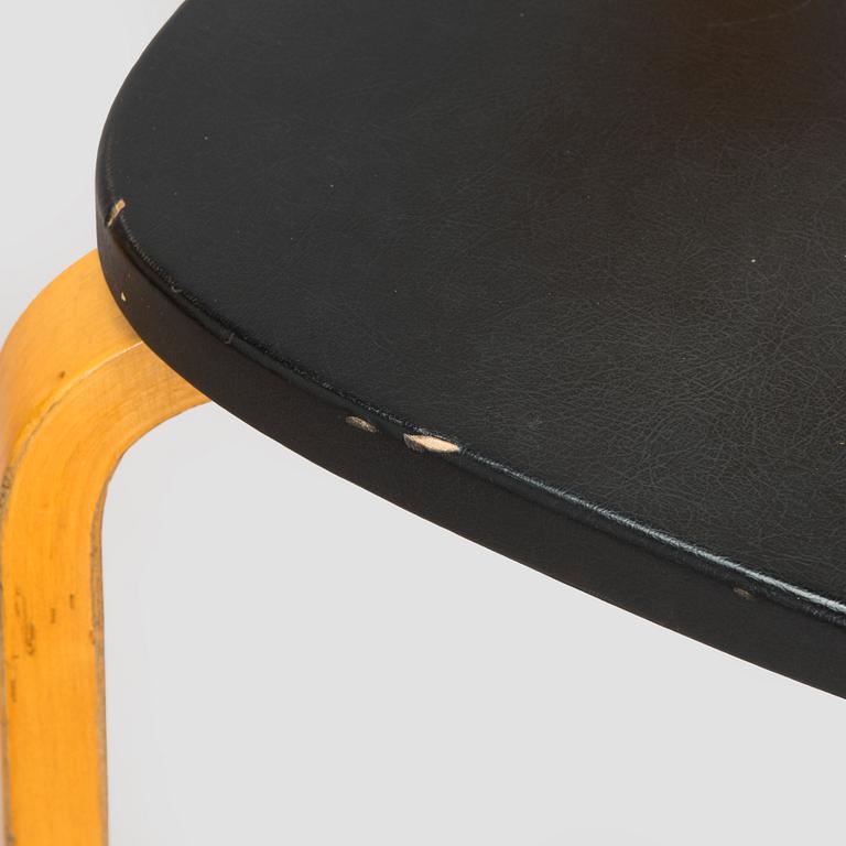 Alvar Aalto, stolar, ett par, modell 69, för Artek 1960-tal.