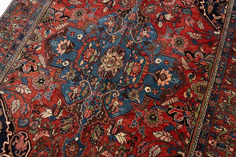 Matta antik Bidjar, Västra Iran, ca 210 x 143 cm.