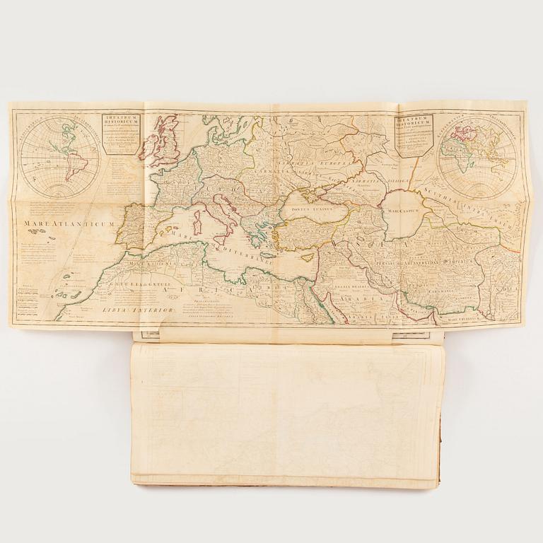 Atlas with 32 engraved maps.