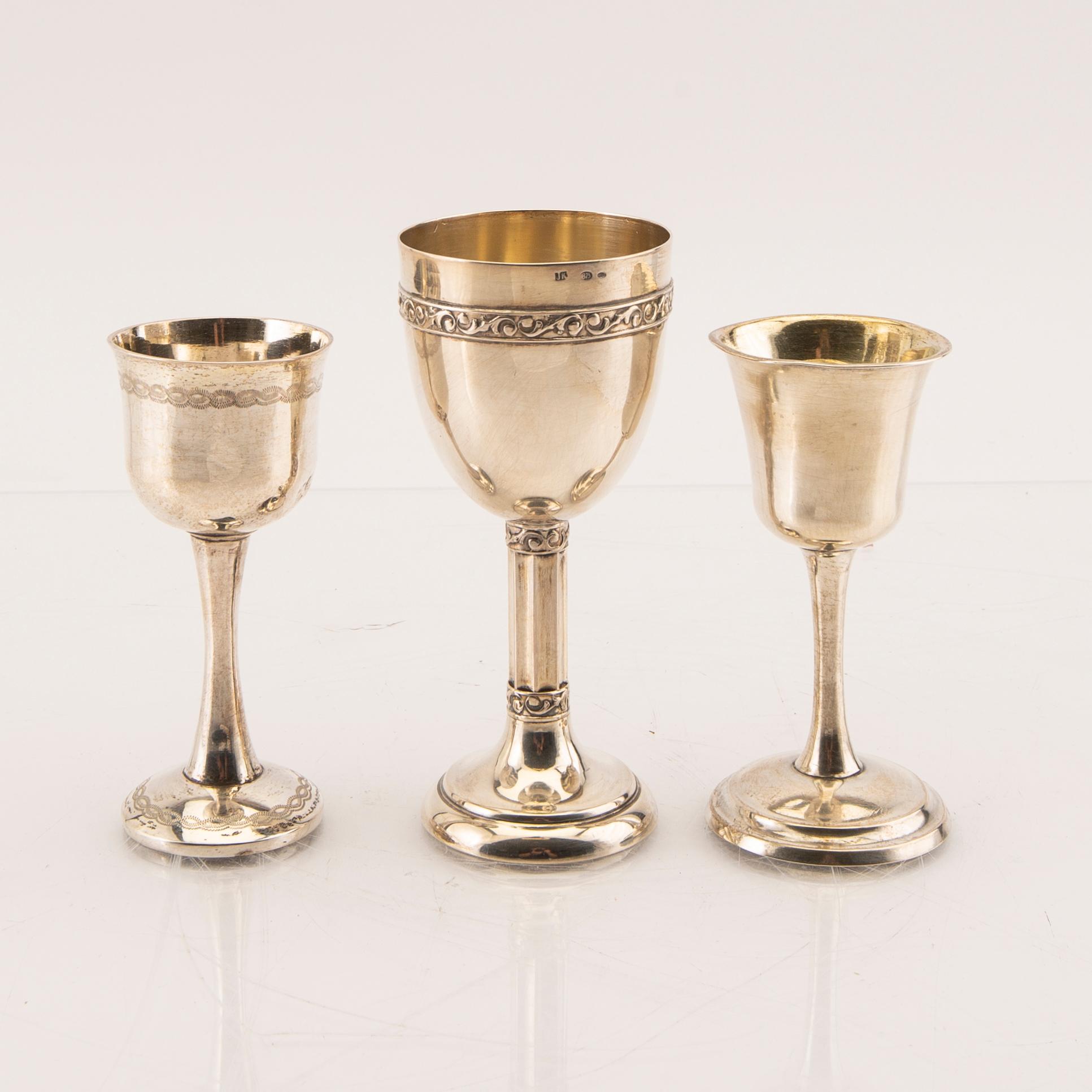 Supkalker 2 st samt bägare silver 1900-tal.