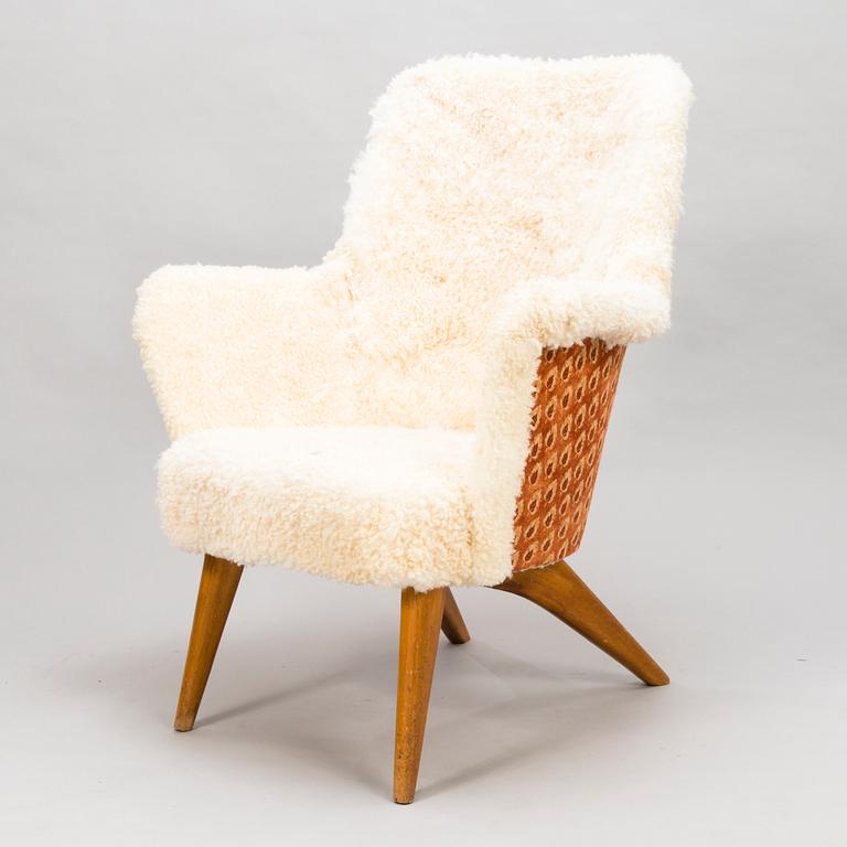 CARL GUSTAF HIORT AF ORNÄS, A 1950s 'Pedro' armchair for Puunveisto Oy - Träsnideri Ab.