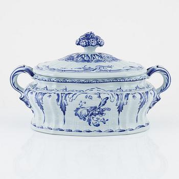 A porcelain terrine, after original from 1758, Rörstrand, 1976.