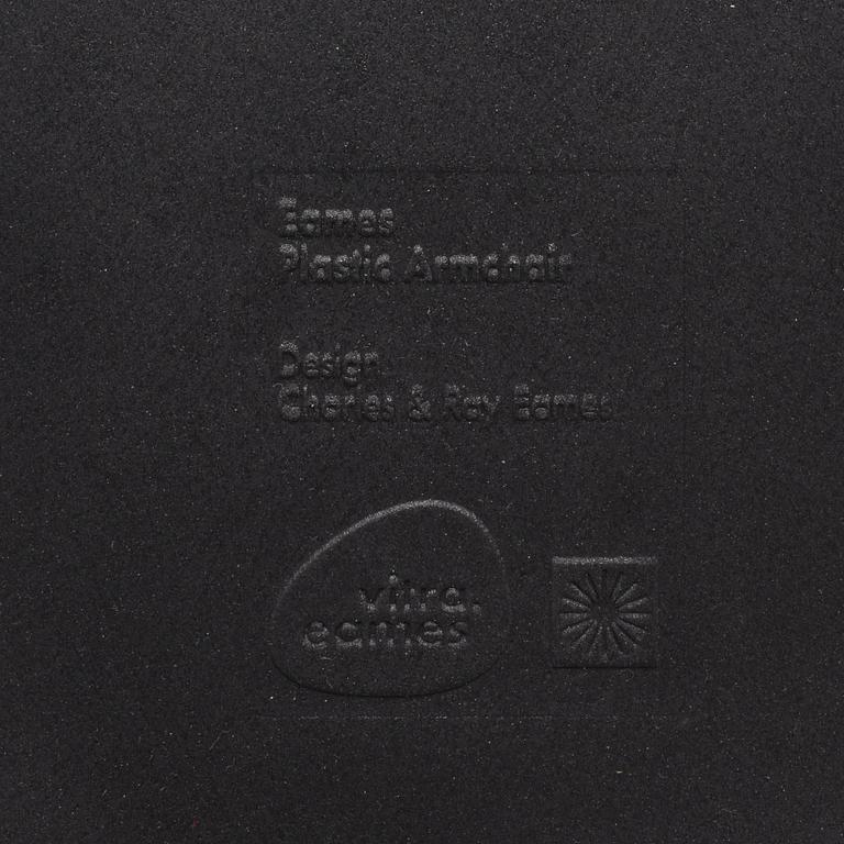 CHARLES & RAY EAMES, karmstolar, 1 par, "DAW", Vitra, 2017.