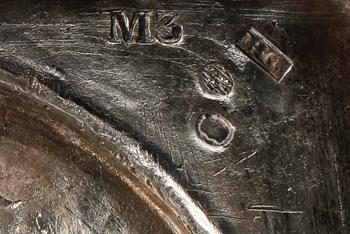 SOCKERSKÅLAR med lock, 2 st snarlika, Simson Ryberg, Stockholm 1797 resp Daniel Hallman, Stockholm 1818.