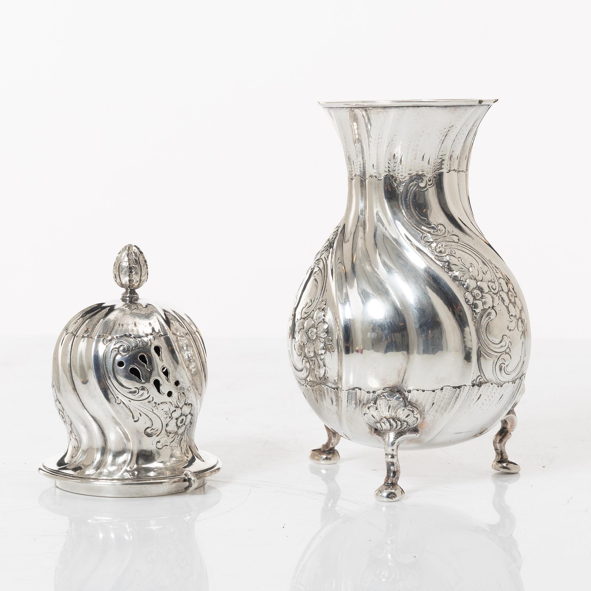 Sockerruska, silver, rokokostil, Danmark omkring år 1900.