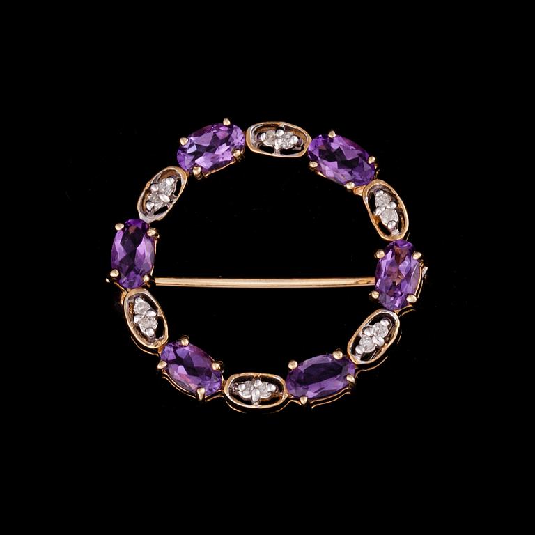 COLLIER, ARMBAND, RING samt BROSCH, ametister, 10/14K guld. 2000-tal.