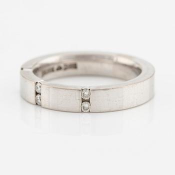 Ring 18K vitguld med runda briljantslipade diamanter, Engelbert.