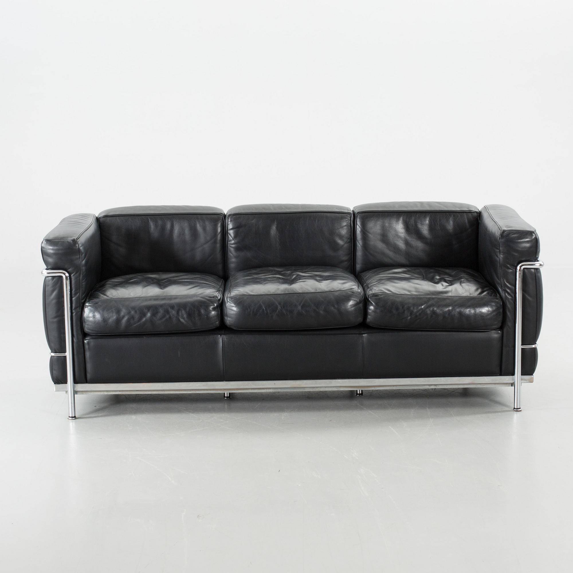 SOFFA, "LC 2", Le Corbusier, Pierre Jeanneret och Charlotte Perriand, Cassina, Italien.