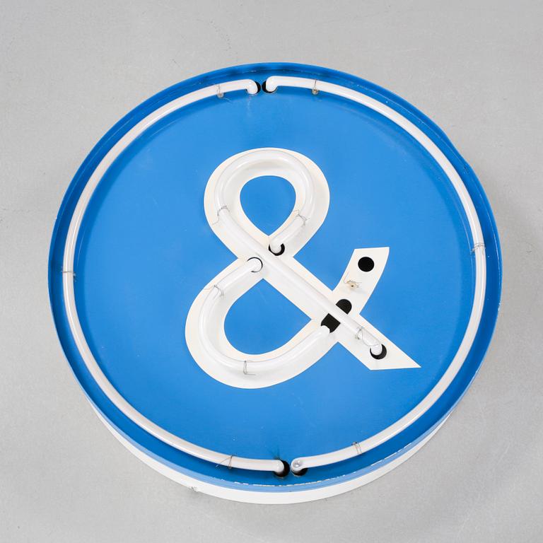 A sign with electrical function, from the second half of the 20th century.