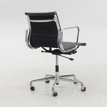 Charles & Ray Eames, office chair, "EA117" Vitra.