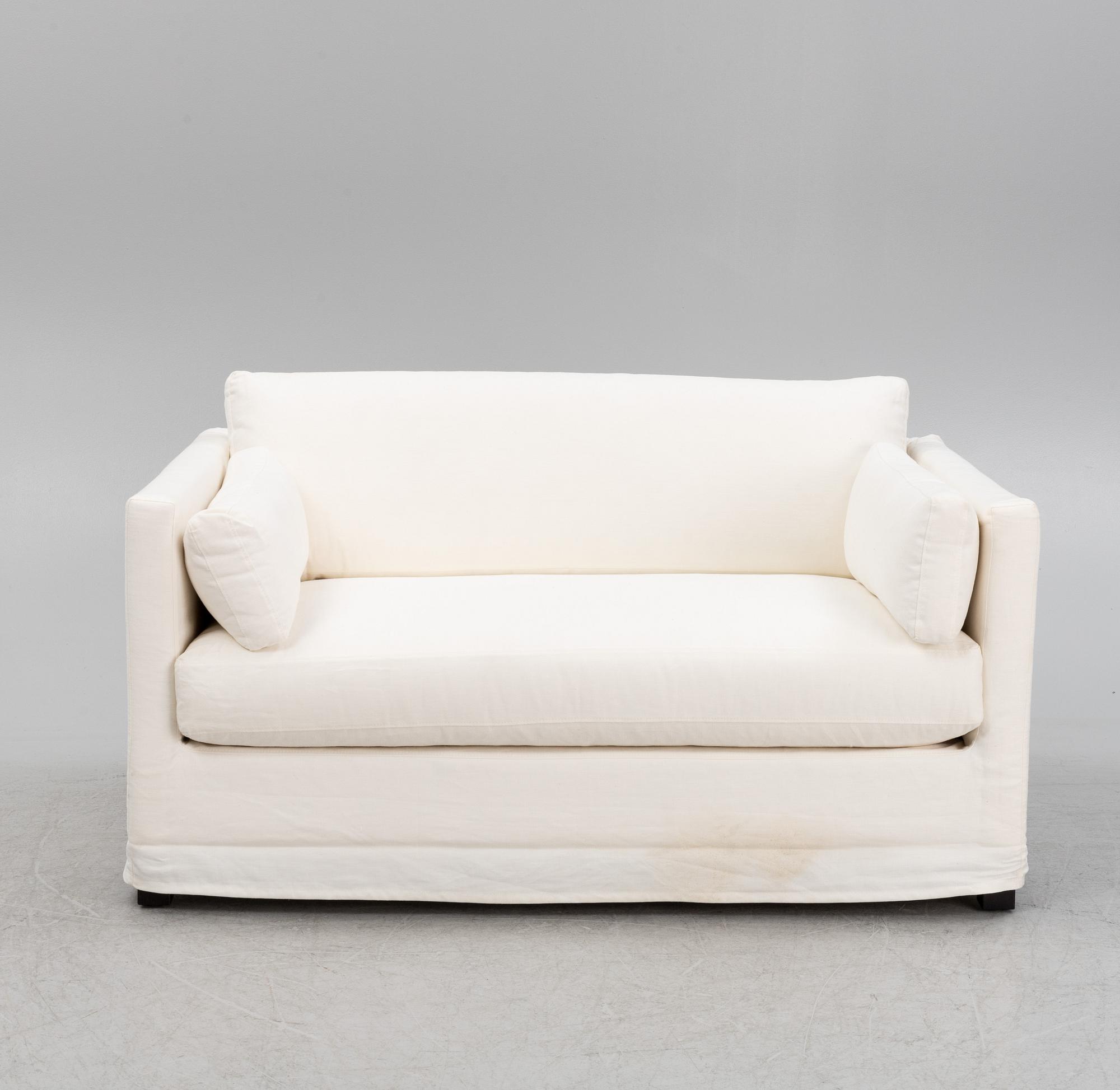 A 'Bloomsbury' sofa / loveseat, Slettvoll, Norway 21st century.