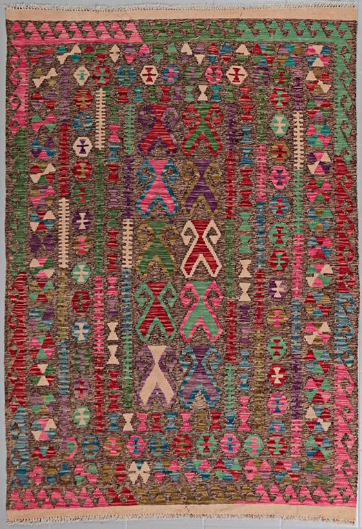 MATTA, kelim, 200 x 142 cm.