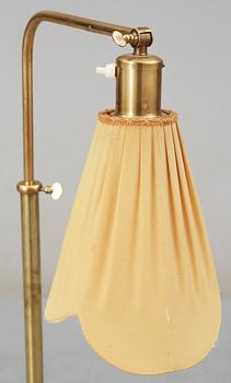 GOLVLAMPA, mässing, Josef Frank, Firma Svenskt Tenn, 1940-50-tal.