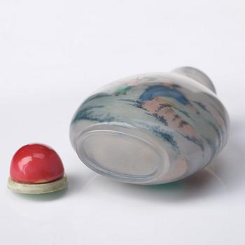 A inside painted snuff bottle with stopper, China, circa 1900.