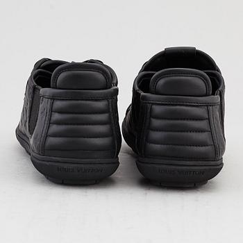 LOUIS VUITTON, a pair of sneakers, size 35,5.