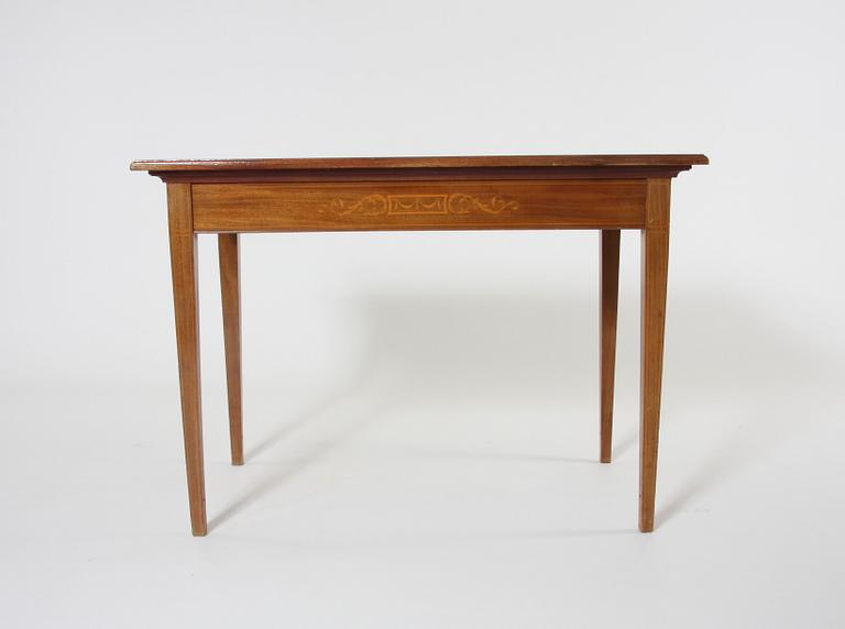 BORD, gustaviansk stil.