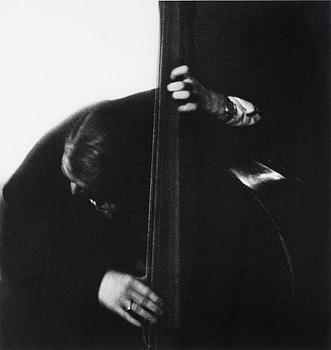 Georg Oddner, "Basist, Sverige", 1957 (The Bass-Player, Sweden).