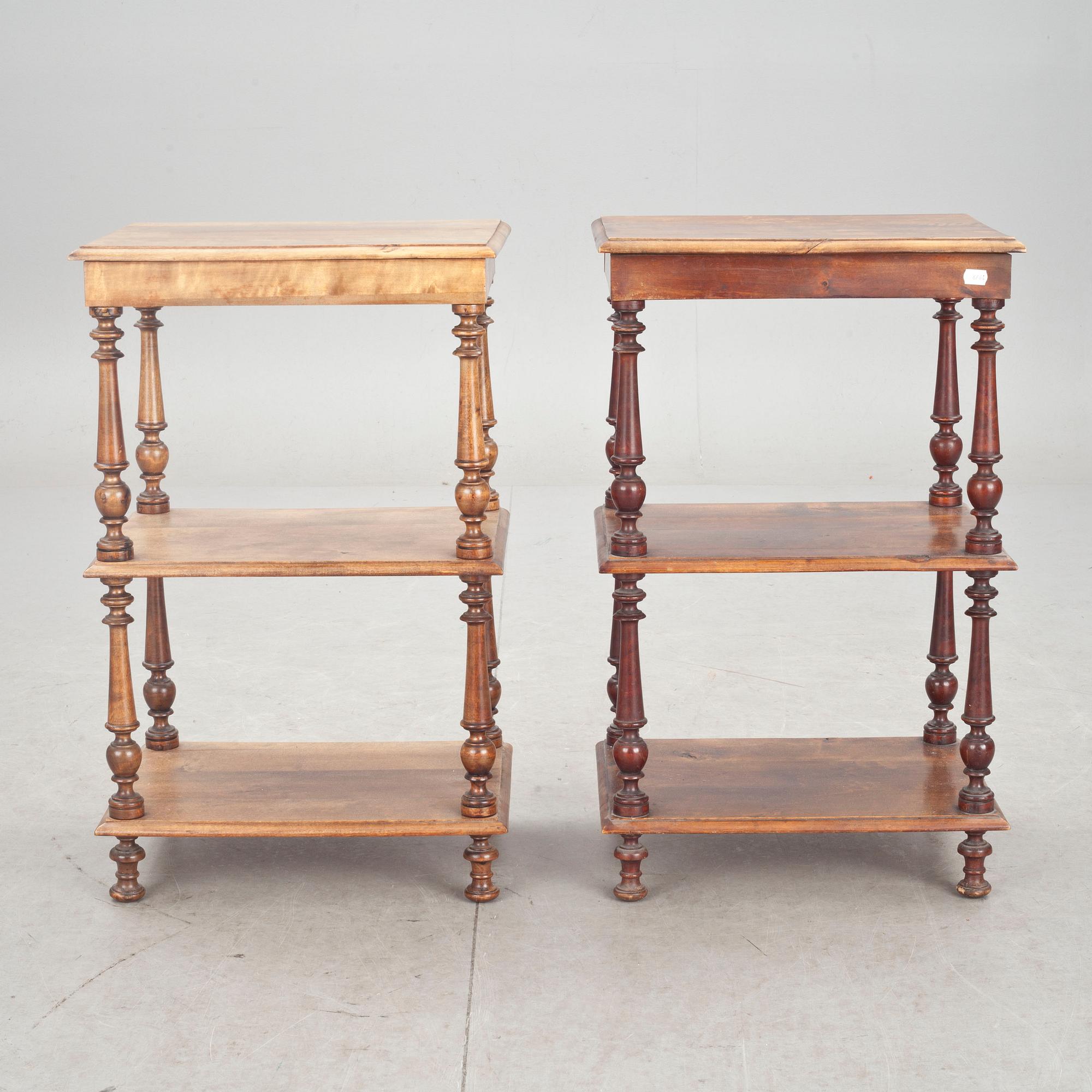 ETAGERER, 2 st, 1800/1900-tal.