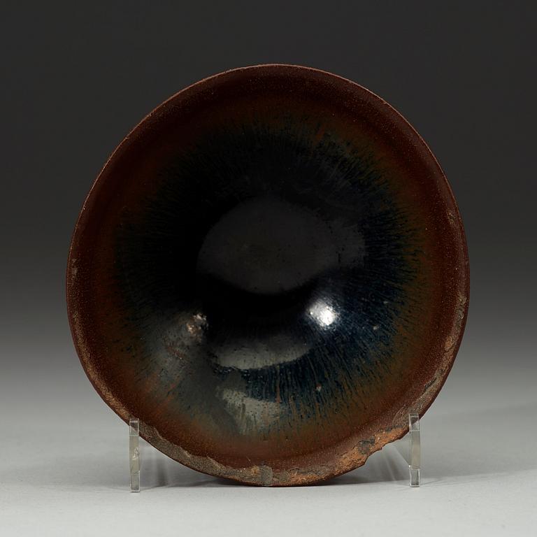 TESKÅL, keramik, temmoku, Jinyao-typ. Songdynastin (960-1279).