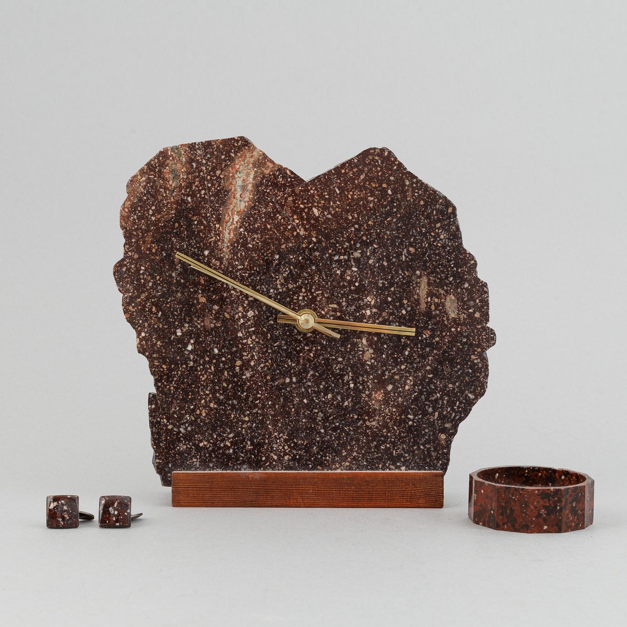 A porphyry mantle clock, salt cellar and cullflinks, 20th century.