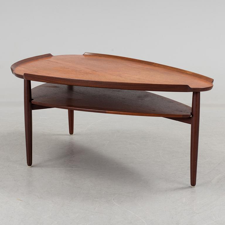 A mid-20th century coffee table.