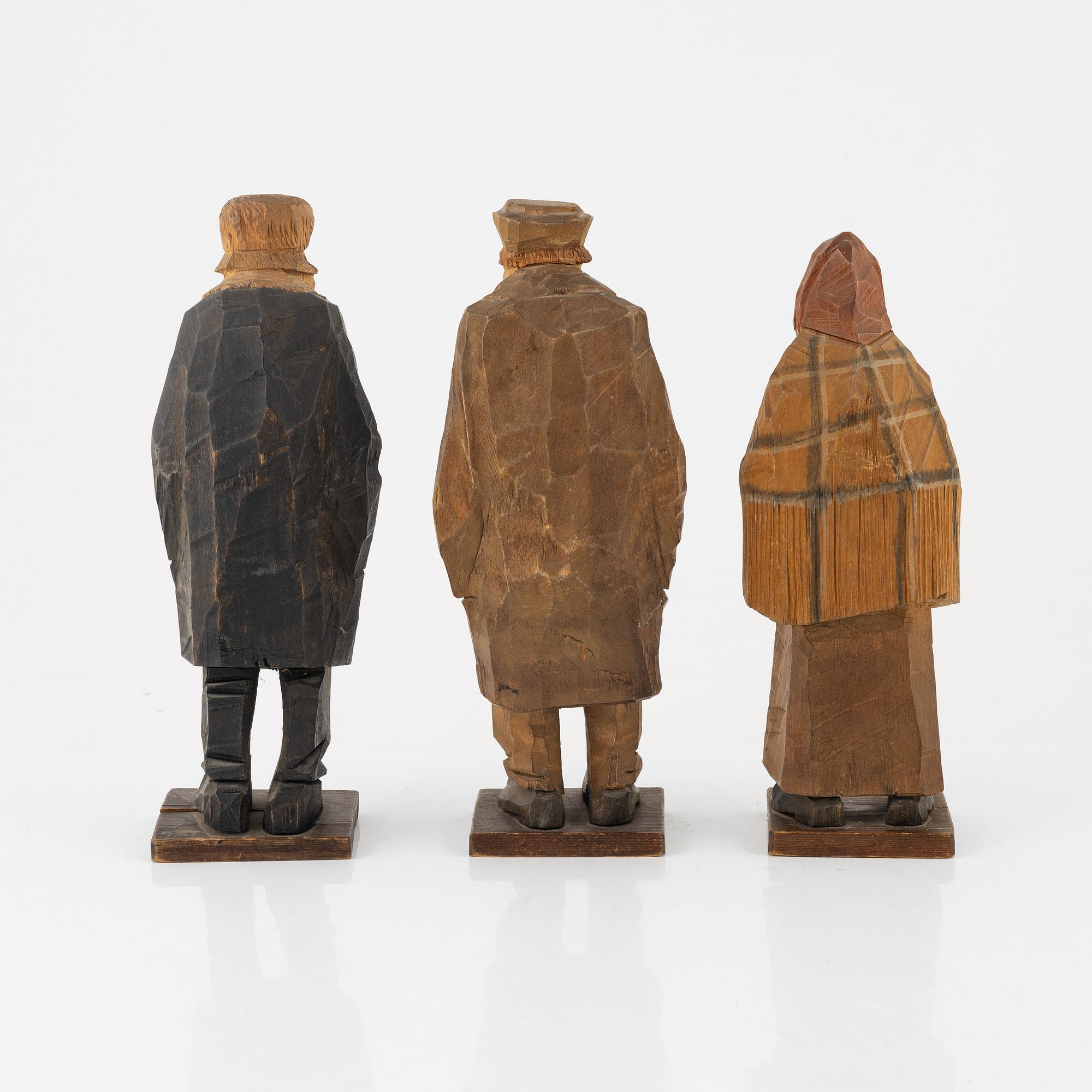 Carl Johan Trygg, figuriner, 3 st, skuret och målat trä, signerade CJ Trygg och otydligt daterade, 1920-tal.