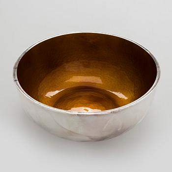 A. Tillander, malja, sterlinghopeaa ja emalia. Turku 2005.