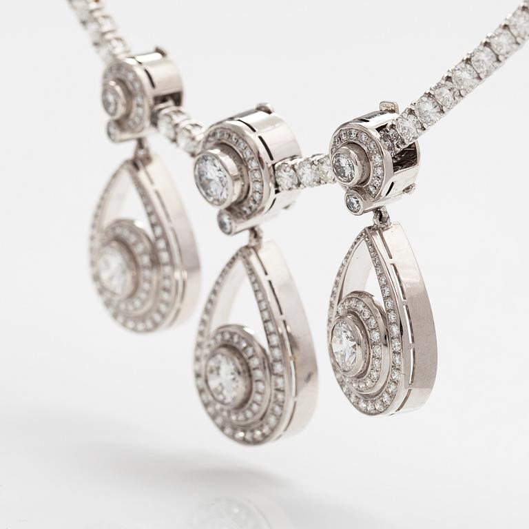 A Tillander, An 18K white gold necklace with brilliant cut diamonds ca. 26.22 ct in total. Helsinki 2001.
