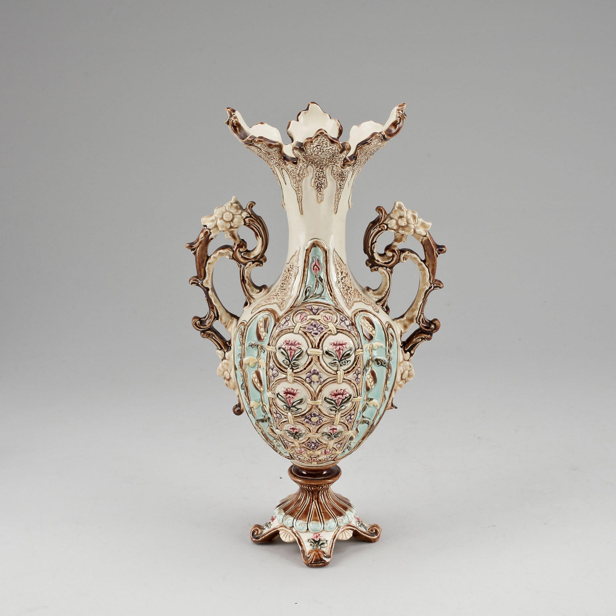 URNA, Majolika, trol England sent 1800-tal.