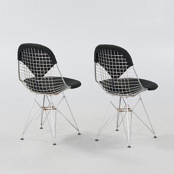 A pair of chairs, "DKR", by Charles & Ray Eames for Herman Miller, USA, around mid 20th century.