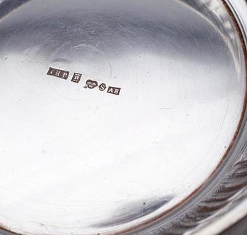 BÄGARE, 2 st, silver, svenska stämplar 1927. Vikt ca 560 gram.