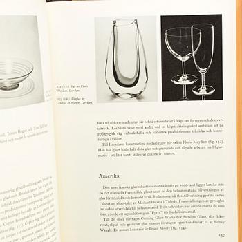 a lot of books about swedish and norwegian glass, including "Svenskt glas", Jan Brunius, Elisa Steeberg, 1995.