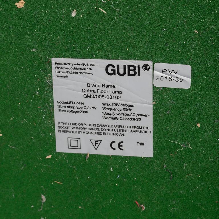 Greta Magnusson Grossman, golvlampa "Cobra" Gubi, samtida.