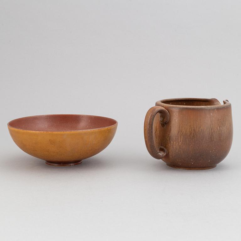 Gunnar Nylund, a set of two stoneware jugs, a bowl and a vase, Rörstrand, 1940's.