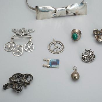 PARTI SMYCKEN, 16 stycken, silver, Sverige, 1900-talets andra hälft. Total vikt ca 245 gram.