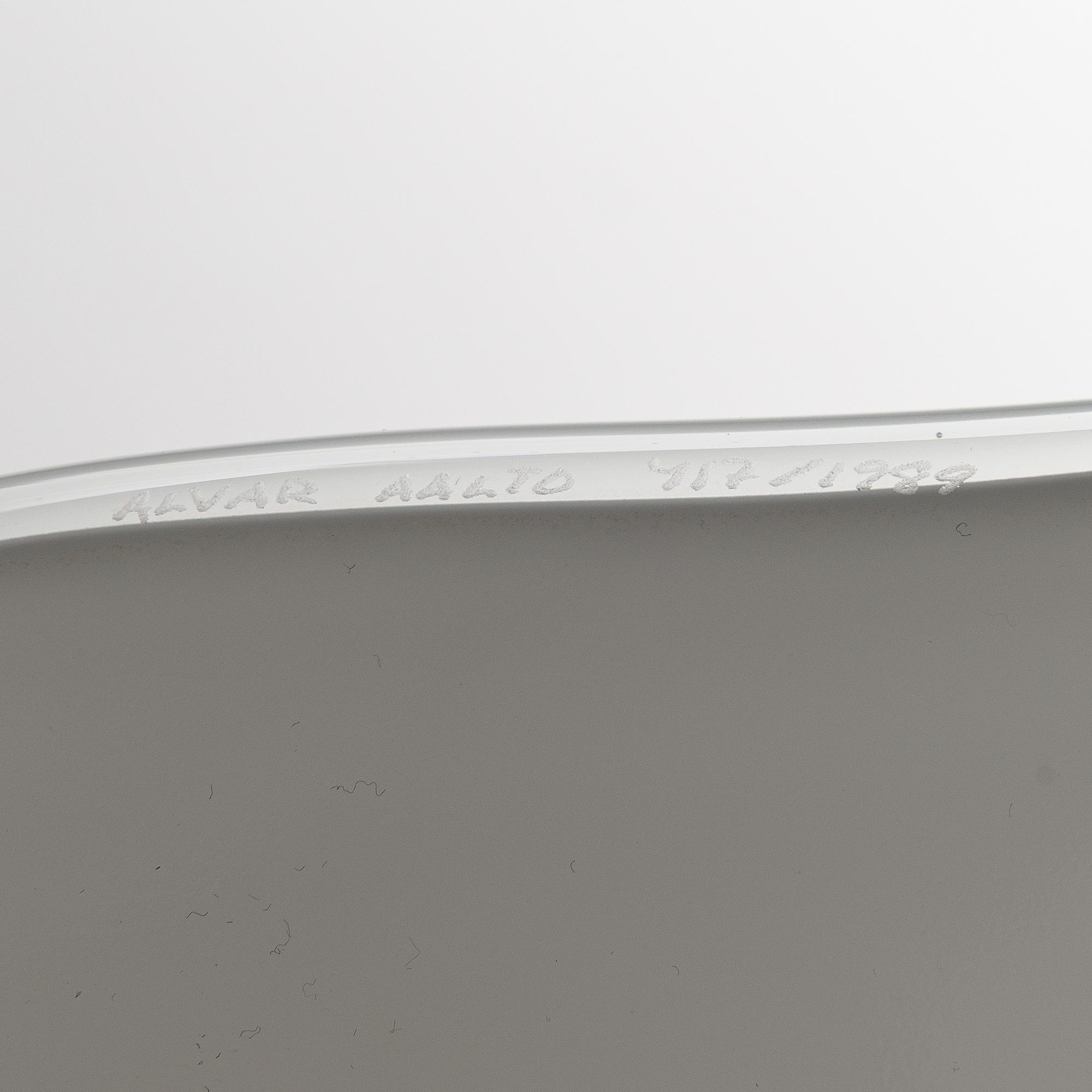 Alvar Aalto a '3028' dish signed Alvar aalto 417/1989.