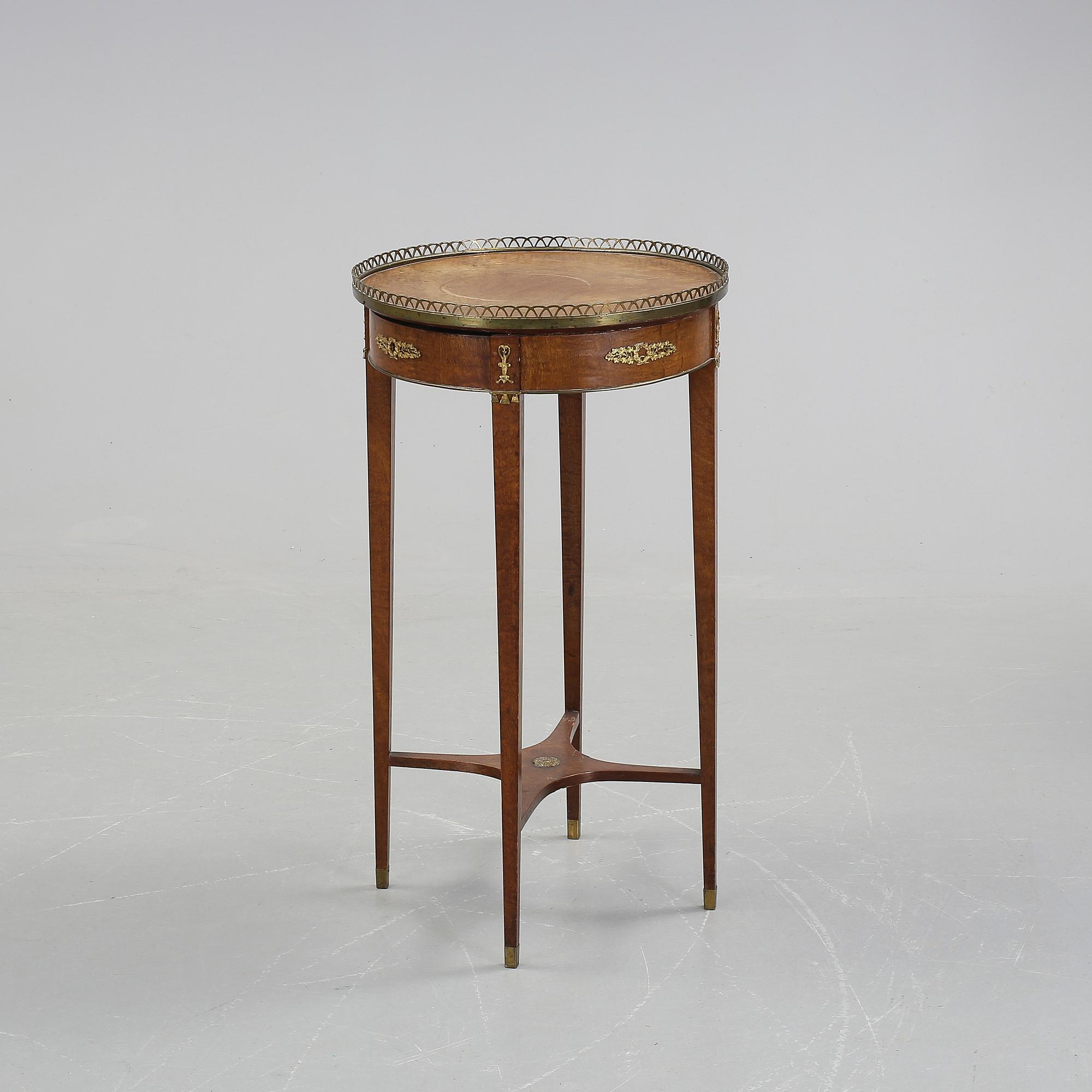 BORD, gustaviansk stil, 1900-tal.