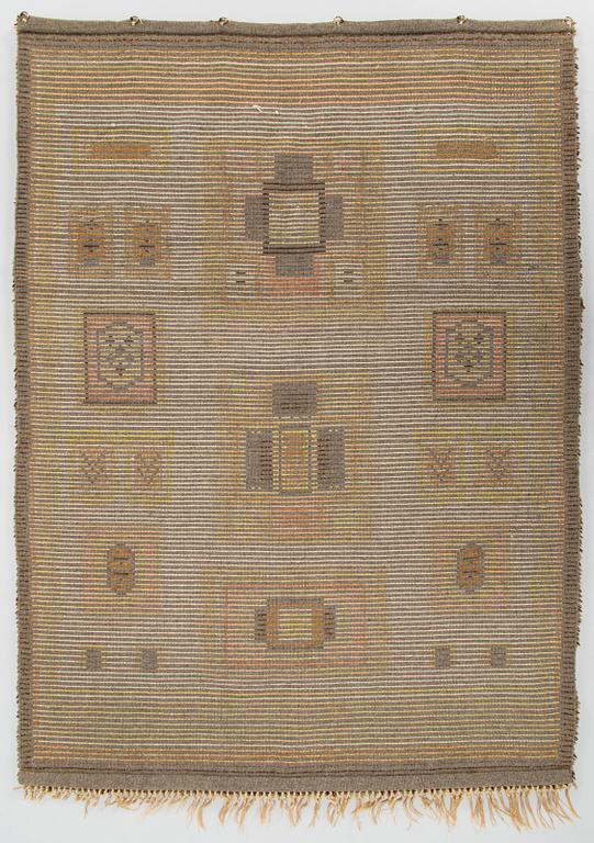 A 1930's Finnish long pile rug. Ca 152x110 cm.