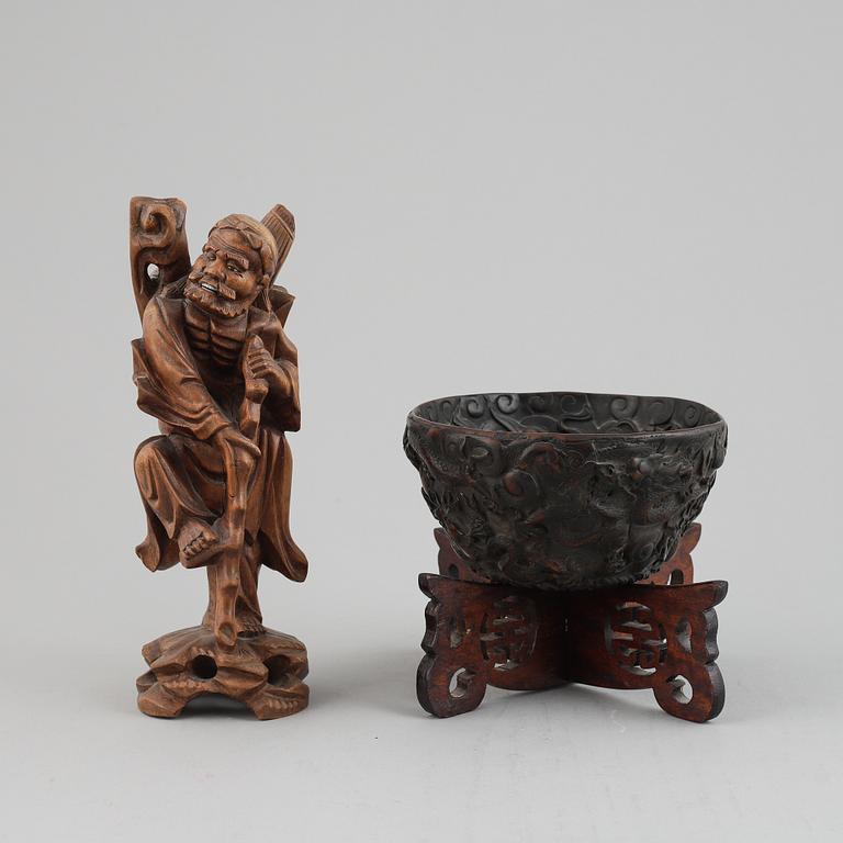 A Chinese bowl and a Japanese wooden scultpure, 20th Century.